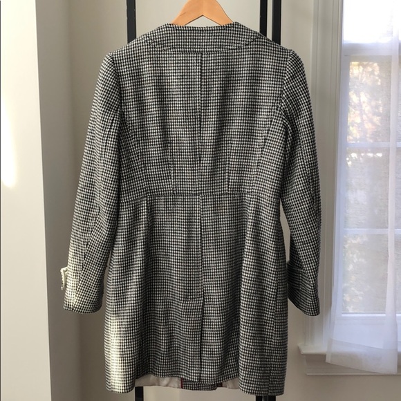 DONATED: Banana Republic Houndstooth Coat - Picture 7 of 9